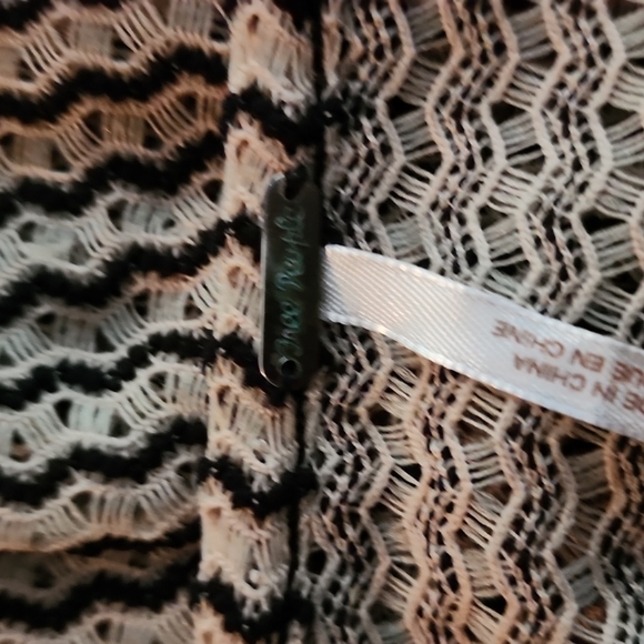 Free People Sleeveless Ruffled Hem Top size: M - Picture 4 of 5